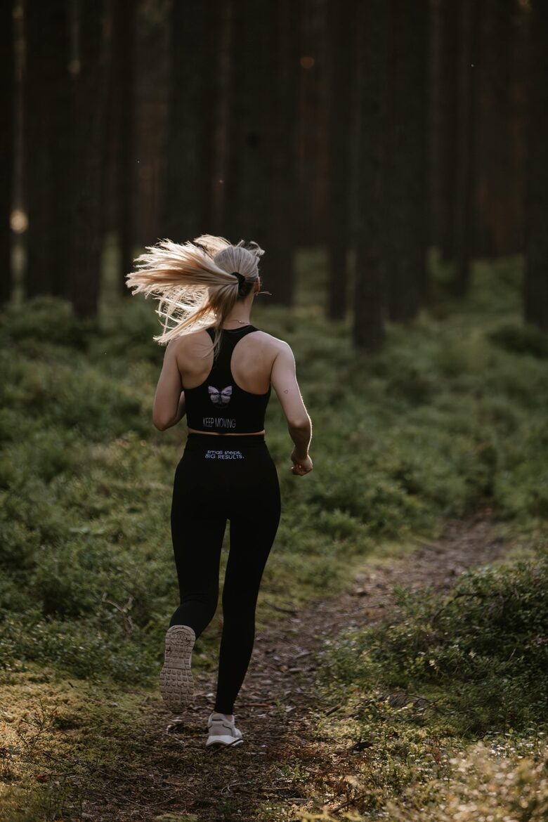 MELNI SPORTA LEGINGI